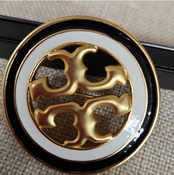Tory Brouch Gold Logo Brooch - Picture 6 of 6